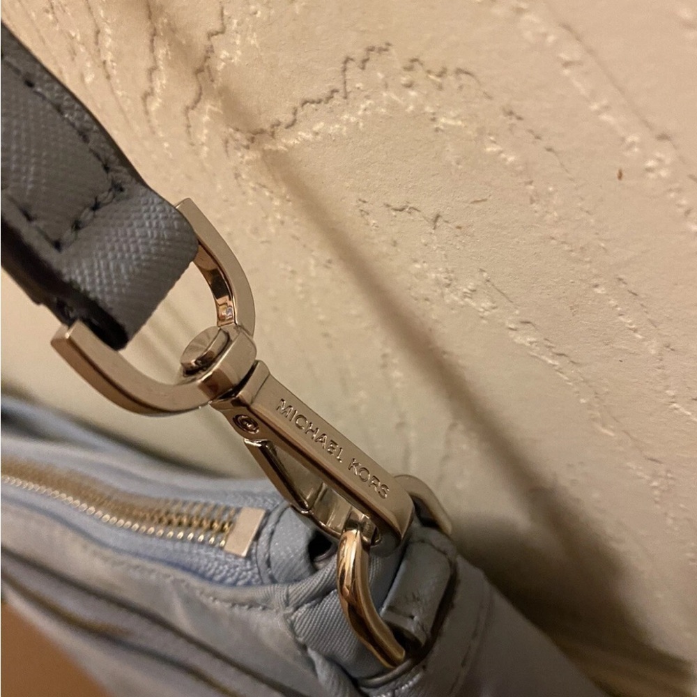 Michael Kors Jet Set Large Charm Flat Crossbody EUC!! - Picture 13 of 15